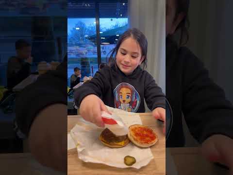 Burgerpommes auf die pack die Pommes #icrimax #leontin #burgerpommes #marvinvlogt #lukasbs