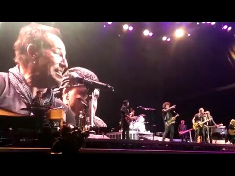 It's boss time - Ramrod Bruce Springsteen in San Sebastian 2016