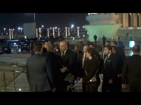 رئيس الحكومة والوزراء والمشاهير يشاطرون مايا مرسي العزاء في نجلها