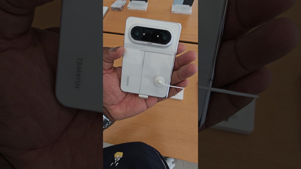 Huawei Pura X Max Hands-on!