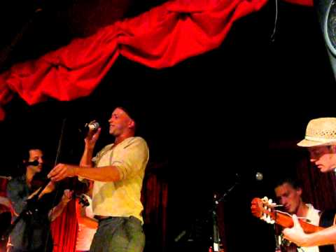 La Femme Belge - Oh Baby - Live at Cafe Commerce, Ghent July 2010