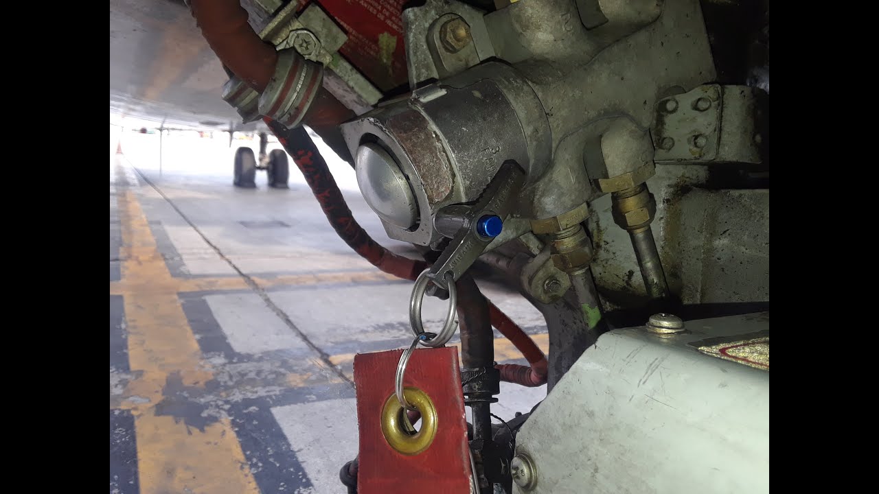 B737 Classic Steering/Bypass Pin