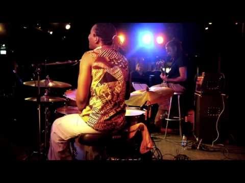 Deodato Siquir - Live at Nefertiti - Terra Mãe