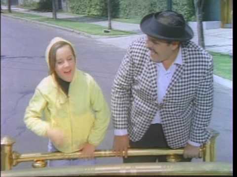 Mi Padrino - Capulina con la Cama Rodante