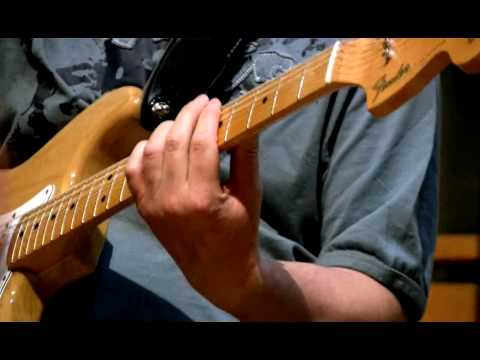 Audio Masterclass: Electric Guitar Recording Techniques, Excerpt (Abbey Road Studio 3)