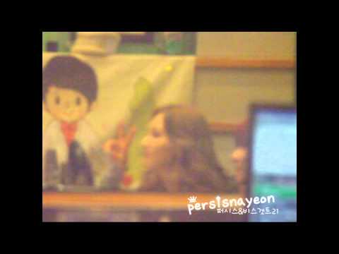 [Fancam]120504 Taeyeon&Tiffany (TaeTiSeo) @ kiss the radio