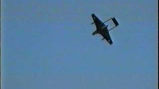 preview picture of video 'De Havilland Vampire DH100 at Ski air show Norway 92'