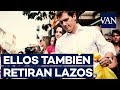 Albert Rivera y Arrimadas retirando lazos amarillos en Catalunya