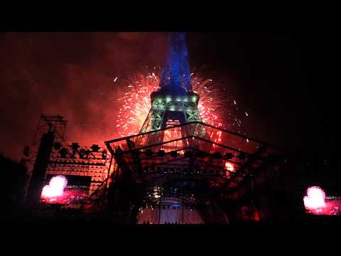 Feu d'artifice - Final - Paris - Tour Eiffel - 14 juillet 2014 - " La Marseillaise" - "Imagine"