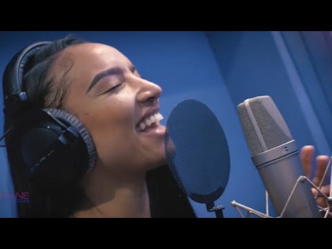 “Text Me In The Morning" - Lauren Cofie (Acoustic) | Ep. 19