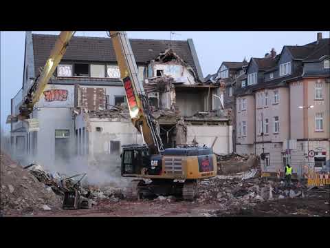 Bagger CAT 352 F Abriss mit Reparatur - Pausen