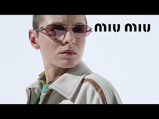 Vídeo relacionado con GAFAS DE SOL - MIU MIU / 0MU 04ZS Calibre: 50 Color: VAU07F