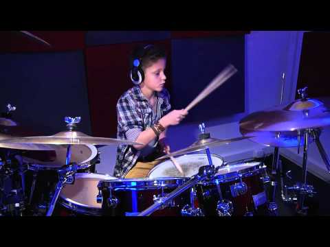 Very young drummer Aaron plays Let her go from Passenger (drumcover)
