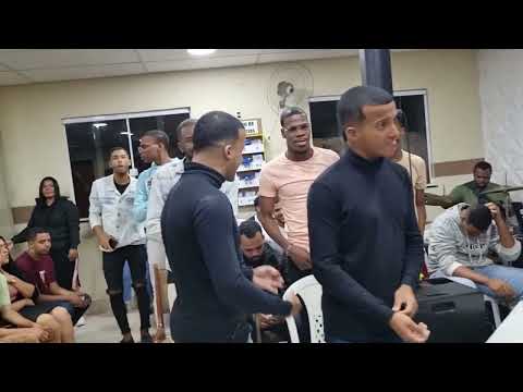 QUE PRESENÇA LINDA 😭 É DIFERENTE DEMAIS 🔥 Wester Reis Medley - Sala de Adoração