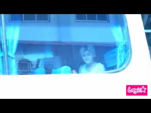 141207 TOPPDOGG After Showcase Malaysia 「BJOO JENISSI 」JENISSI  ~ Feet loaded onto trucks chair XD