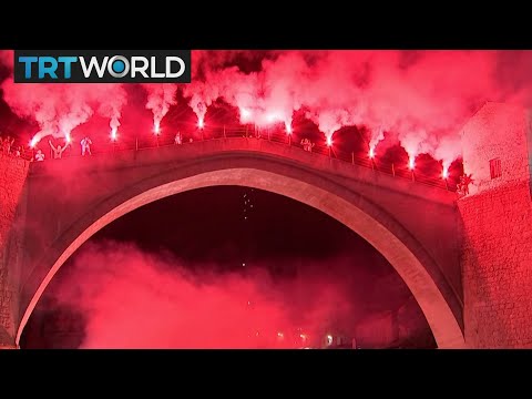 Bosnia Bridge Diving: Thousands watch historic bridge jumping event