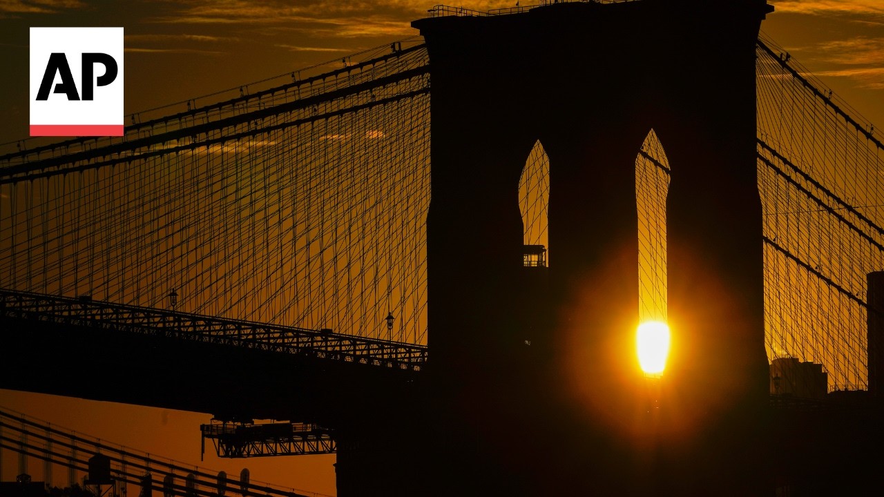 Video thumbnail for Police fatally shoot a knife-wielding man on Brooklyn Bridge cables