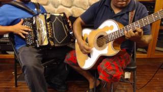Video thumbnail for LBQ4 - Hohner H. Jimenez El Patrón "The Boss" Bajo Quinto $549 by Liberty Bellows