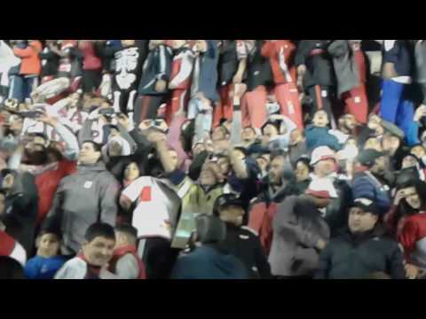 "Final del partido el gallito esta de fiesta" Barra: Los Borrachos de Morón • Club: Deportivo Morón