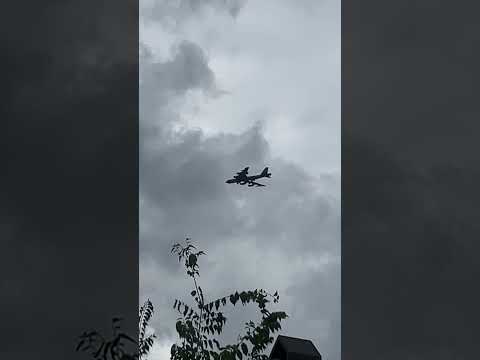 B-52 From 45 Degree Angle 1131 #mustin07 #aviation #buff #airforce #b52s #shorts #planespotting