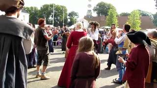 preview picture of video 'Die Irrlichter - Tanz der Marktleute, Ritterfest Dornum'