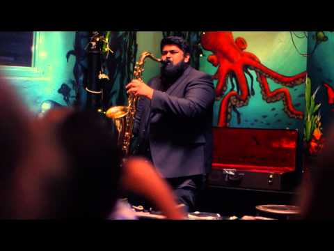 Sandra Lyng - "Play My Drum" - Lyric video