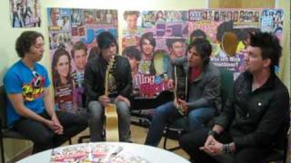 J-14 Video: Marianas Trench perform live acoustic cover of &quot;And So It Goes&quot;