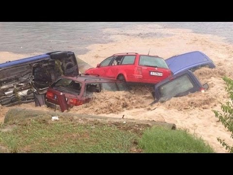 Пороят във Варна отнася автомобили