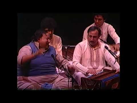 Akh Beqadran Naal Lai Luk Luk Rona Pe Gaya - Ustad Nusrat Fateh Ali Khan ( Upload by Web Artium )