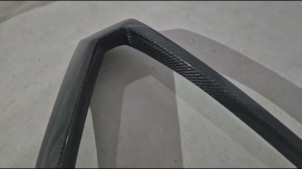Lamborghini Urus 2018– Bagkofangerlister (tør carbon) Video 1