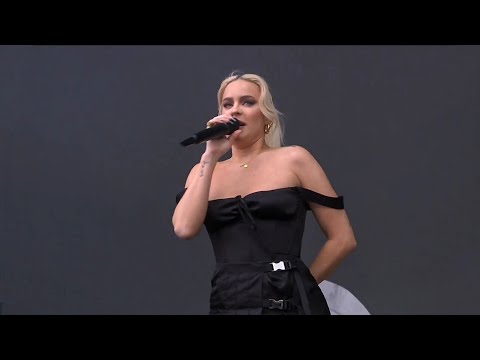 Anne-Marie | Alarm (Live Performance) Radio 1's Big Weekend 2022