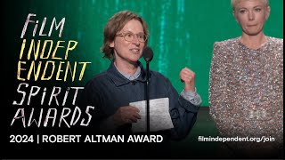 SHOWING UP wins the ROBERT ALTMAN AWARD at the 2024 Film Independent Spirit Awards