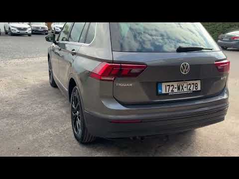 Volkswagen Tiguan 2017 1 OWNER PRISTINE CONDITION - Image 2