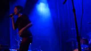 Poliça - Spilling lines