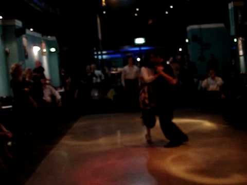  Gabriela Elias  and  Eduardo Perez  are  dancing  to  the  milonga  "  La Cicatriz  "