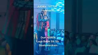 Download lagu Duet Maut 🔥 JUDIKA x Victor Hutabarat bawakan SIK-SIK SIBATUMANIKAM mp3