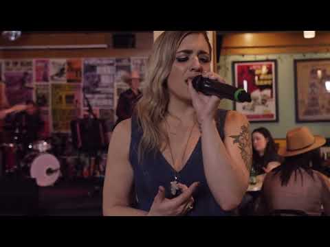 Hannah Rose Graves - Mr  Right Now, OFFICIAL MUSIC VIDEO - Live