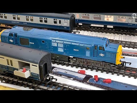 Tri-ang Hornby R.751 EE Type 3 Co Co Diesel Electric Loco with Blue & Grey Coaches