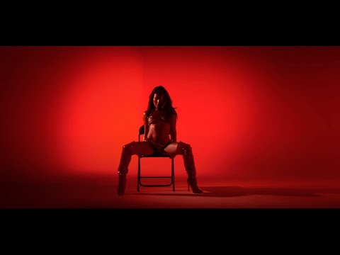 Mihályfi Luca - Niagara (Official Music Video)