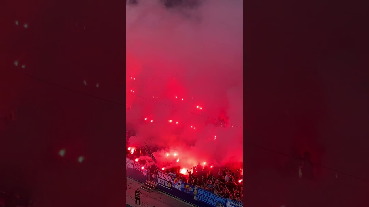 Djurgården bjuder på kaos i halvtid mot AIK #aik #derby #djurgården #ultras