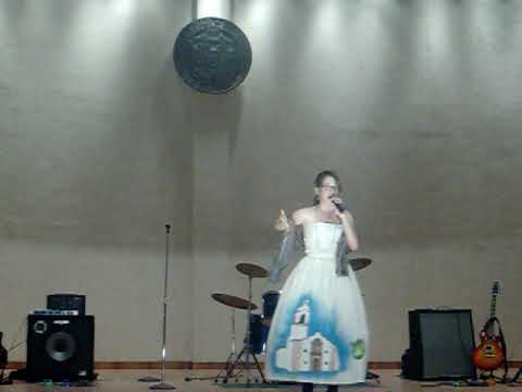 Rosita  Rivera Davila. canta " la cigarra "