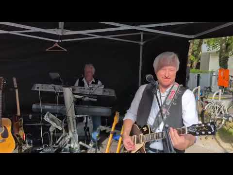 ROCKBITS  spielen " Sharp Dressed Man " von ZZ Top  13.09.2025  am Gräfelfinger Straßenfest.