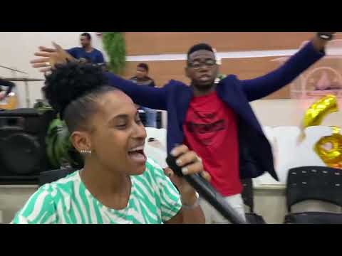 QUE PRESENÇA LINDA  🙏🔥 • Jaque Santos