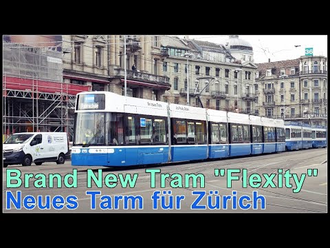 Brand New Zurich Tram Flexity / Neues Tram auf Fahrschulfhahrt in Zürich, Stadt Zürich, Schweiz 2020