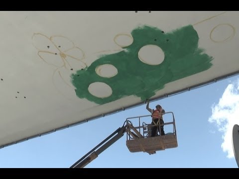 Napoli - Il ponte della Metro di Chiaiano si trasforma in opera d'arte (19.05.14)