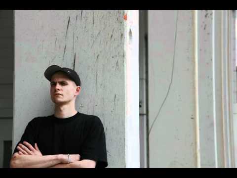 DeeLah & Blutbild feat. Drecksmann - Frauenbeckenbrecherstyle