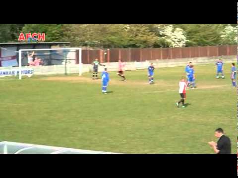 Aveley 1 AFC Hornchurch 4 (25 Apr 11) - Hunt goal