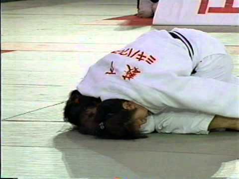 -52 A.Takeda vs M.Yabushita 1995 All Japan Judo