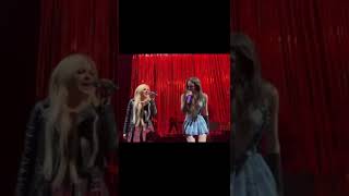 Download lagu Avril Lavigne joins Olivia Rodrigo on stage to perform “Complicated” mp3