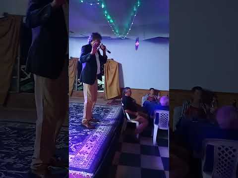 Salon porvenir de Montes a lleno total